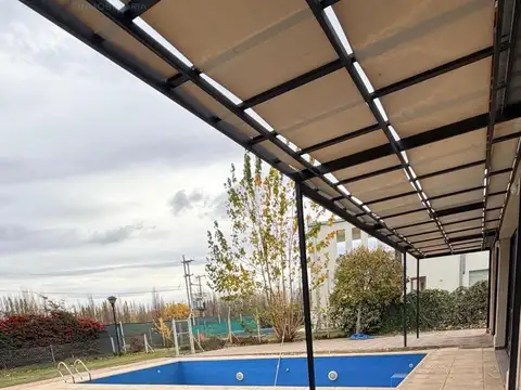Casa en Venta en Neuquén, USD 400.000