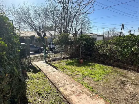 Depto Tipo Casa en Venta en Villa Elvira, USD 28.000