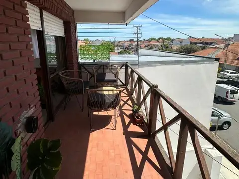 VENTA DPTO 2 AMB AL FRENTE CON BALCONES SALIENTES