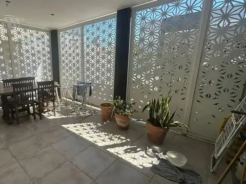 PH EN VENTA 2 DORMITORIOS PATIO COCHERA A METROS DEL CASCO Y