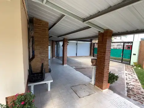 ESPECTACULAR CASA QUINTA EN SAUCE VIEJO