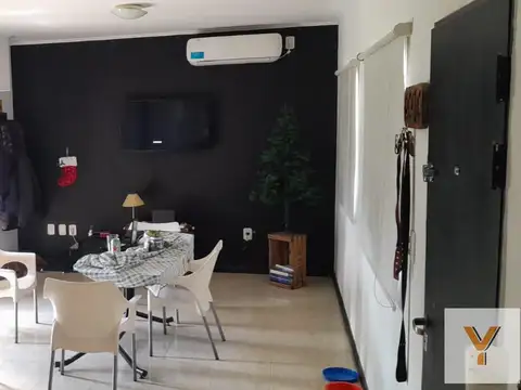 Casa en venta - 2 Dormitorios 1 Baño - Cochera - 380Mts2 - Chivilcoy