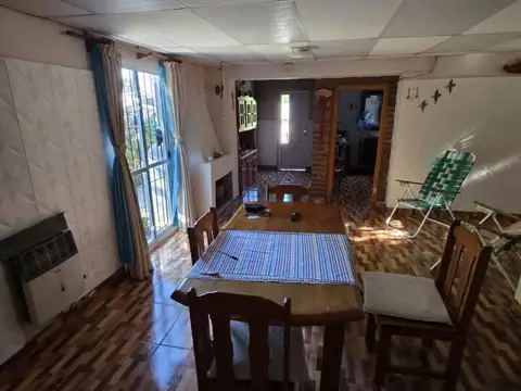 Casa de 2 dormitorios con patio en buena zona, Rondeau 478 - Victoria, Entre Rios