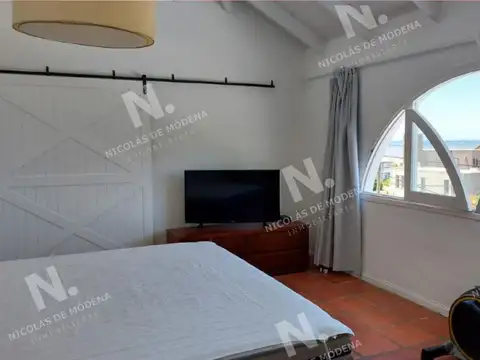 Casa 5 ambientes con 4 baños