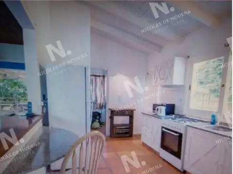 Casa de 4 dormitorios en La Barra, Montoya a una cuadra del mar