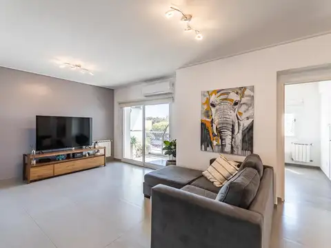 Departamento 4 ambientes con 2 baños