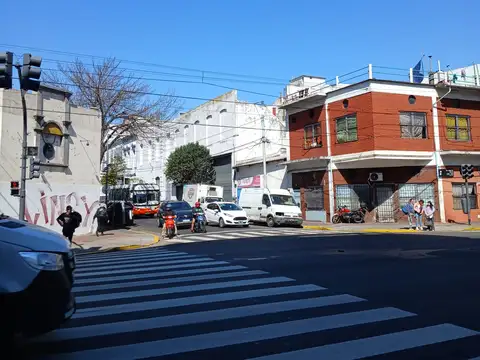 Galpon en Alquiler 33  mts Frente