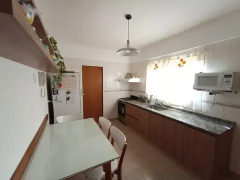 Departamento semipiso 3 ambientes-cochera-baulera