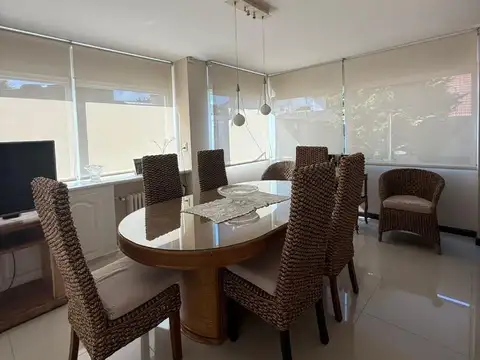 Casa 6 ambientes con 5 baños