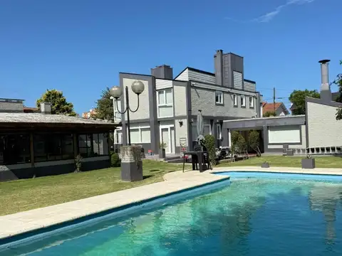 Chalet 6 Ambientes Caisamar