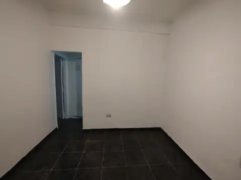 Departamento en Alquiler en Parque Chacabuco, $ 580.000