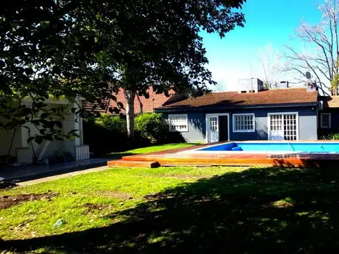 Casa con Pileta a la VENTA en Bello Horizonte