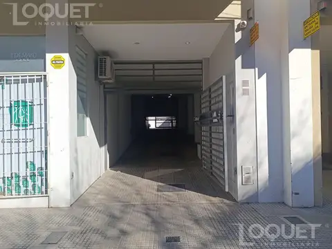 Cochera en alquiler, a metros de Bv Pellegrini, Zona Recoleta, Santa Fe
