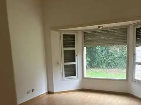 HERMOSA CASA EN VENTA. CONTRY CLUB CHAMPAGNAT, 4 AMBIENTES 