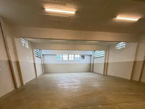 Local en Alquiler en Monte Castro, USD 9.500