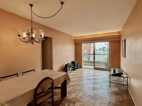 Venta Departamento 4 Ambientes Balcón y Baulera en Caballito