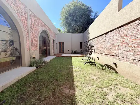 Casa 5 ambientes con 3 baños