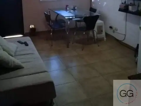 VENDE DEPARTAMENTO 2 AMBIENTES .BERAZATEGUI CENTRO