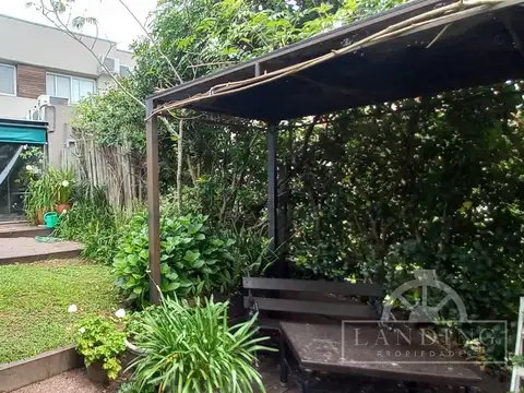 Duplex con jardin a la laguna en  Lago Escondido Nordelta