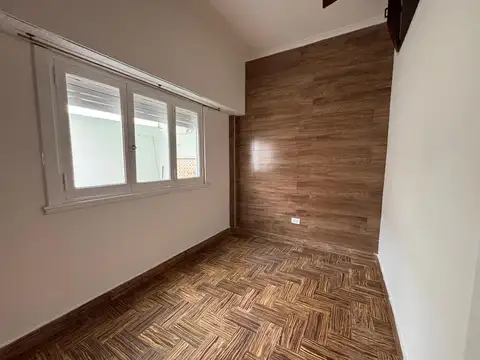 Alquiler de PH 2 ambientes con patio en Avellaneda y Av. Jara