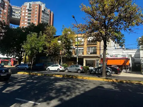 Venta Departamento 2 ambientes Beccar con Patio
