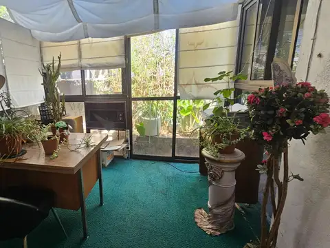 Venta Departamento 2 ambientes Beccar con Patio