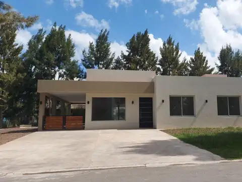 CASA A ESTRENAR 5 AMB. BARRIO EL PRINCIPADO-CANNING