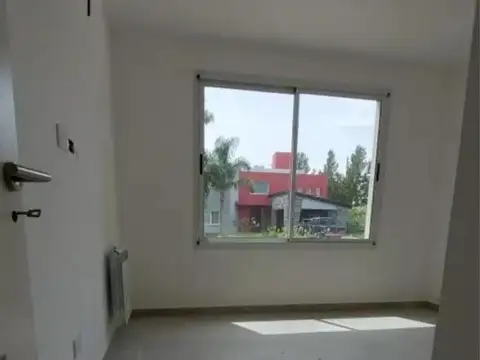 CASA A ESTRENAR 5 AMB. BARRIO EL PRINCIPADO-CANNING