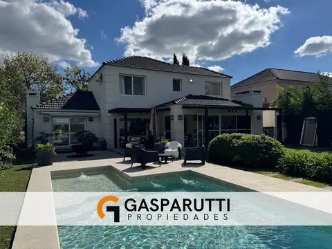 Casa en Venta en Barrio Septiembre, 6 Ambientes con Pileta