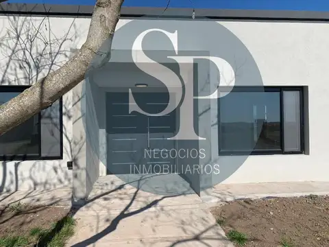 Casa 4 ambientes con 2 baños