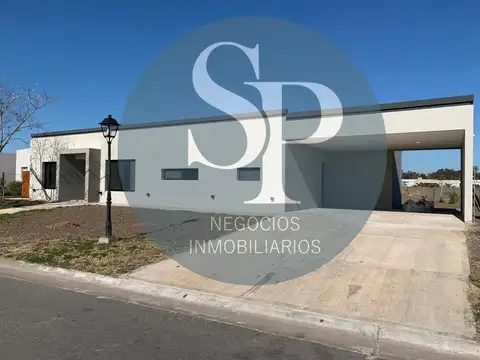 Casa 4 ambientes con 2 baños