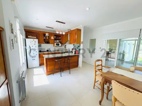 Casa en Alquiler en Club Miralagos, USD 1.300