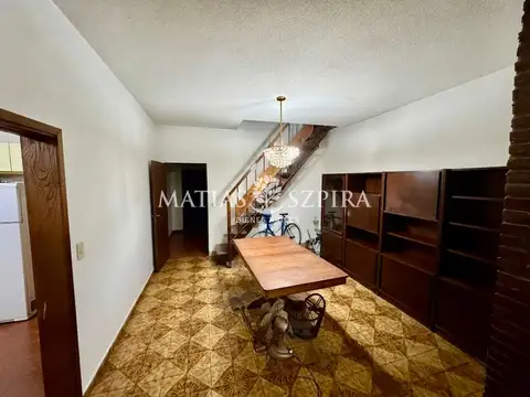 Casa en Venta con 3 cocheras