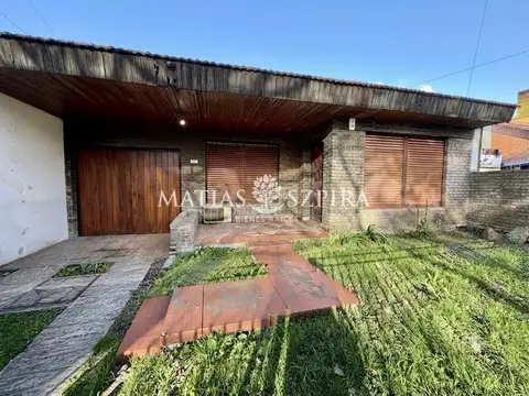 Casa 4 Ambientes y Dependencias Castelar norte