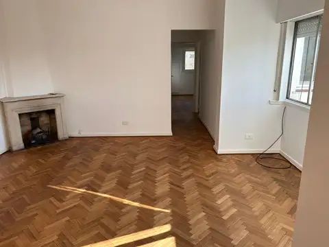 Martínez: Luminoso Departamento de 3 Amb. Apto Vivienda U Oficina. 70 m² Cub en Excelente Estado.