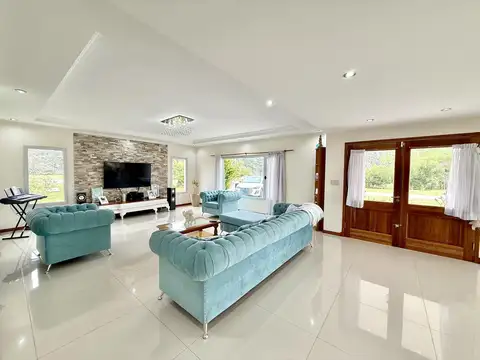 Casa 6 ambientes con 3 baños