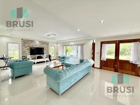 Casa 6 ambientes con 3 baños