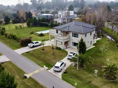 Avenida Soberanía Nacional   al 500