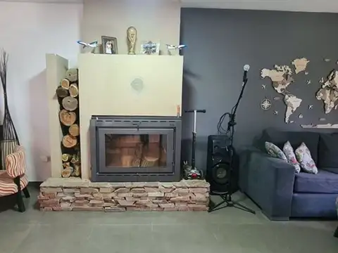 Casa en Venta con 2 cocheras