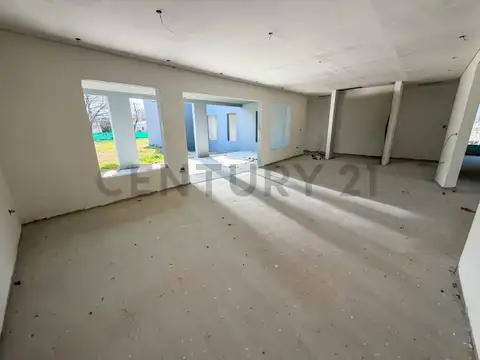Casa 6 ambientes con 4 baños