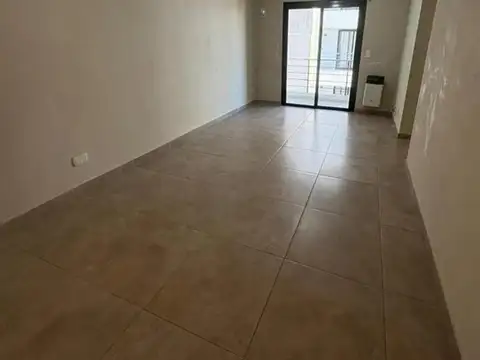 Alquiler Departamento 2 amb. en Castelar con Cochera