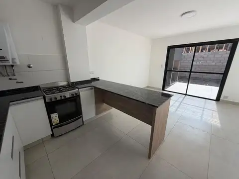 Depto Tipo Casa en Venta de 3 ambientes