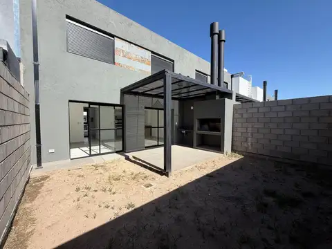 Depto Tipo Casa en Venta al Este