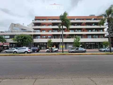 Av. Ángel T. de Alvear 300