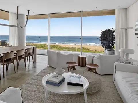 Penthouse duplex de 4 suites con vista al mar en venta en edificio MON Brava