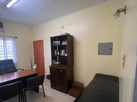 VENTA CONSULTORIO MEDICO C/ BAÑO PRIVADO