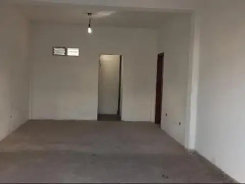 GALPON CON DEPARTAMENTO DE 5 AMBIENTES EN PRIMER PISO