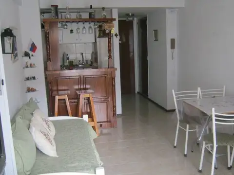 1 ambiente amplio para 4 personas con 2 sofá cama - cocina con anafe