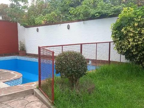 Exc chalet 6 amb parque y pileta a 4 cuadras Estac Ballester