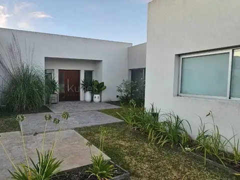 bv de todos los santos 3500